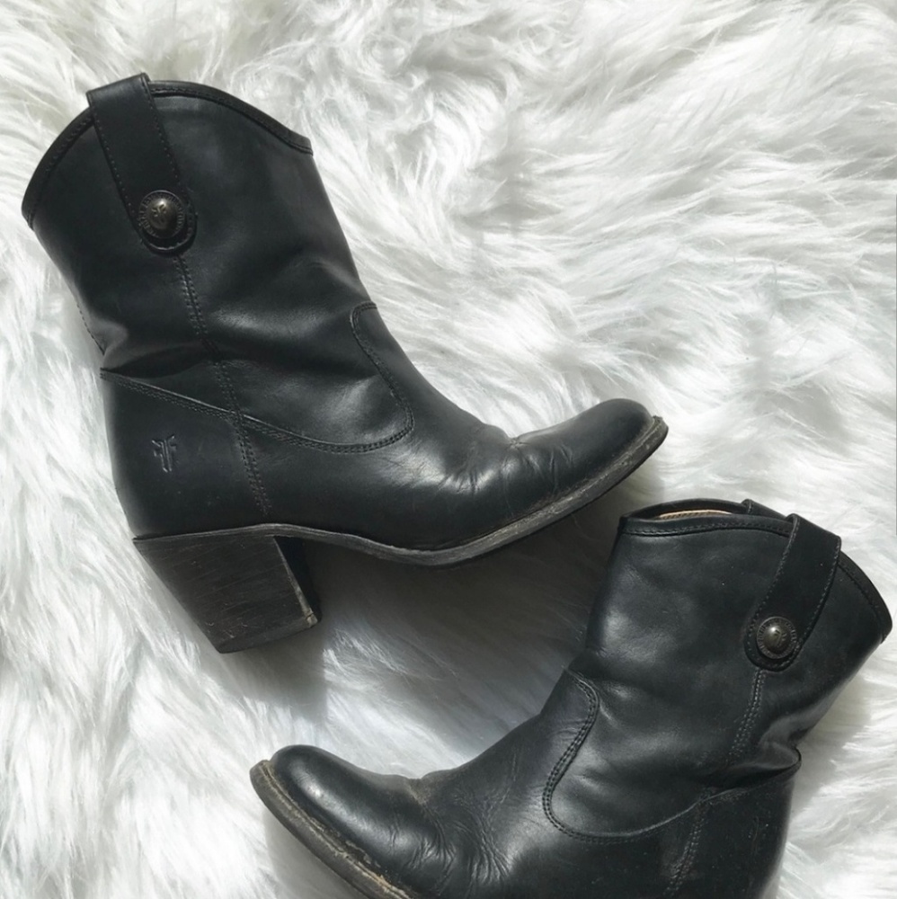 FRYE Jackie Ankle Bootie